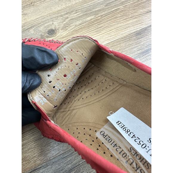 Gabor Flat Shoes Leather Suede Moccasins Red Size 6.5 laser cut flat com… - Picture 9 of 10